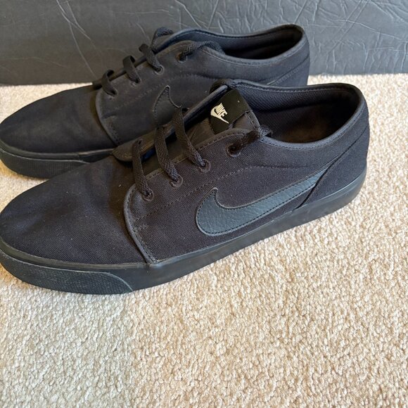 Nike Toki Men's Low Canvas Skate Shoes Size 13 Triple Black 555272-015 - Picture 1 of 10
